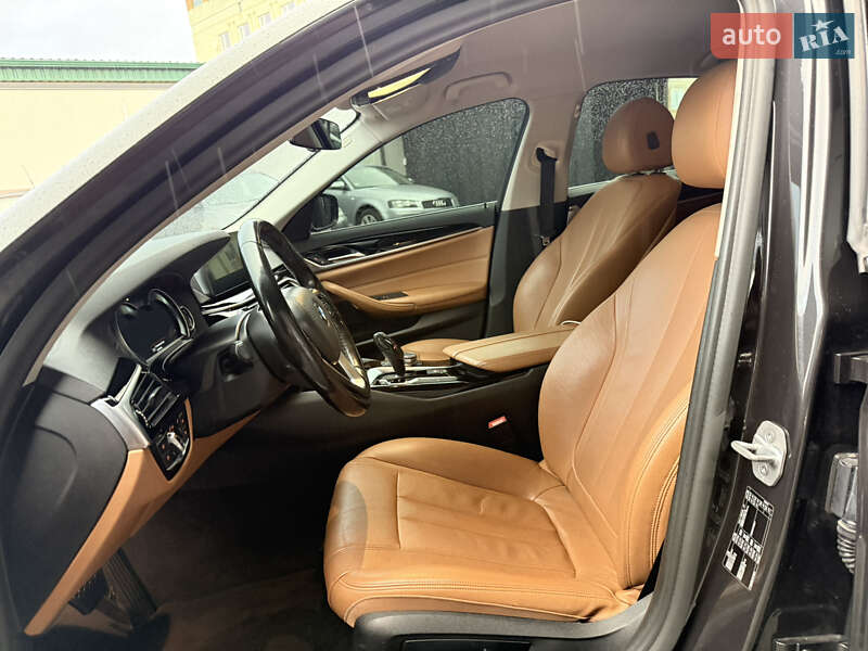 Седан BMW 5 Series 2017 в Ровно