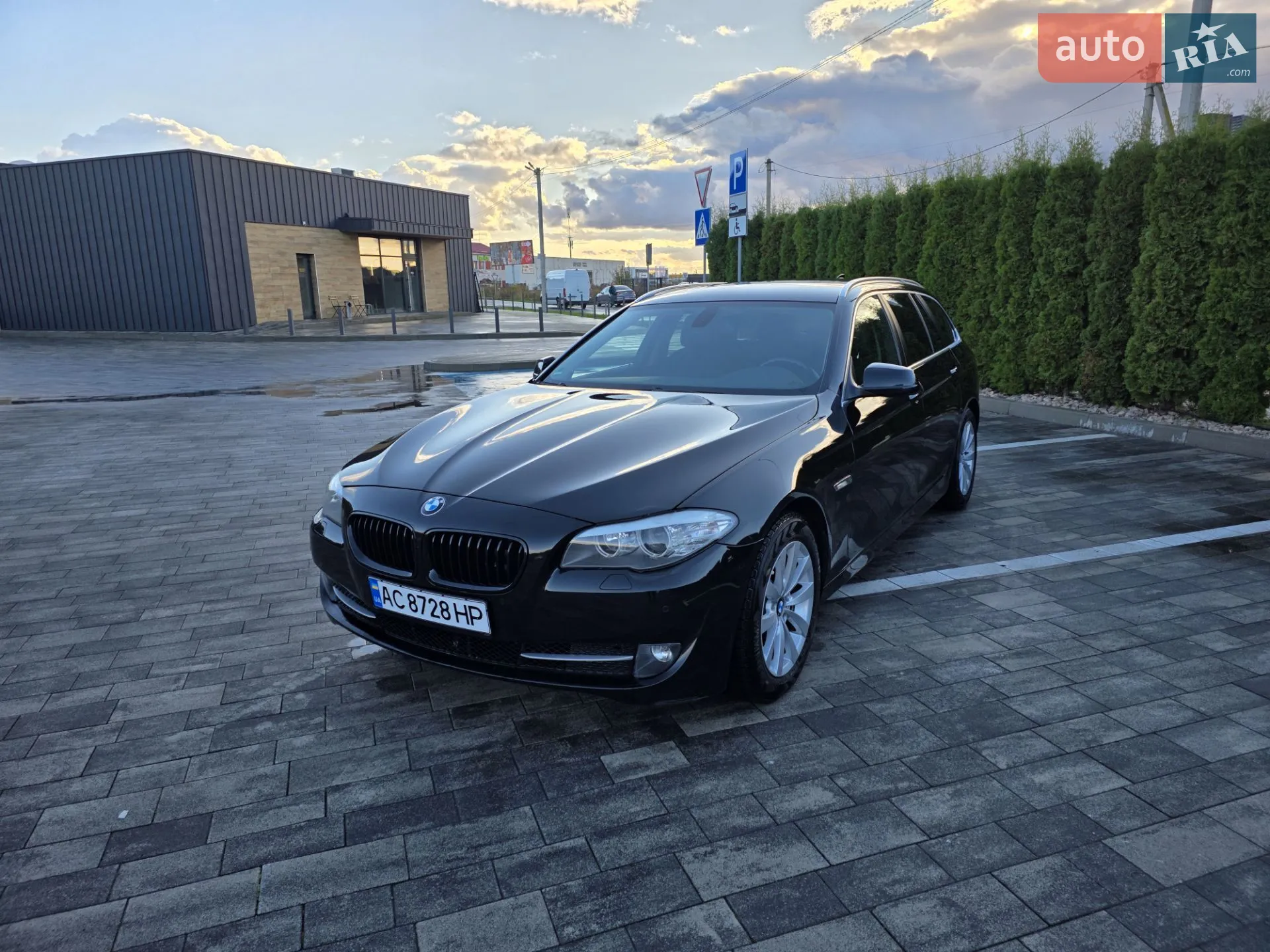 2012 BMW 5er - мініатюра 2