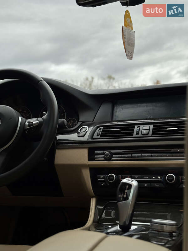 Седан BMW 5 Series 2012 в Черновцах