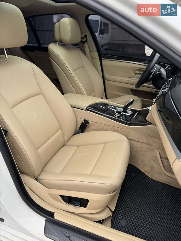 Седан BMW 5 Series 2012 в Черновцах