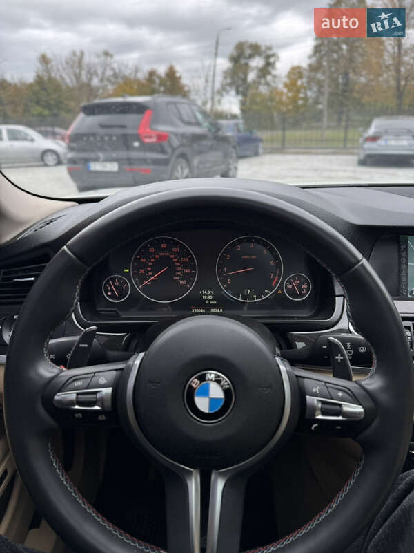 Седан BMW 5 Series 2012 в Черновцах