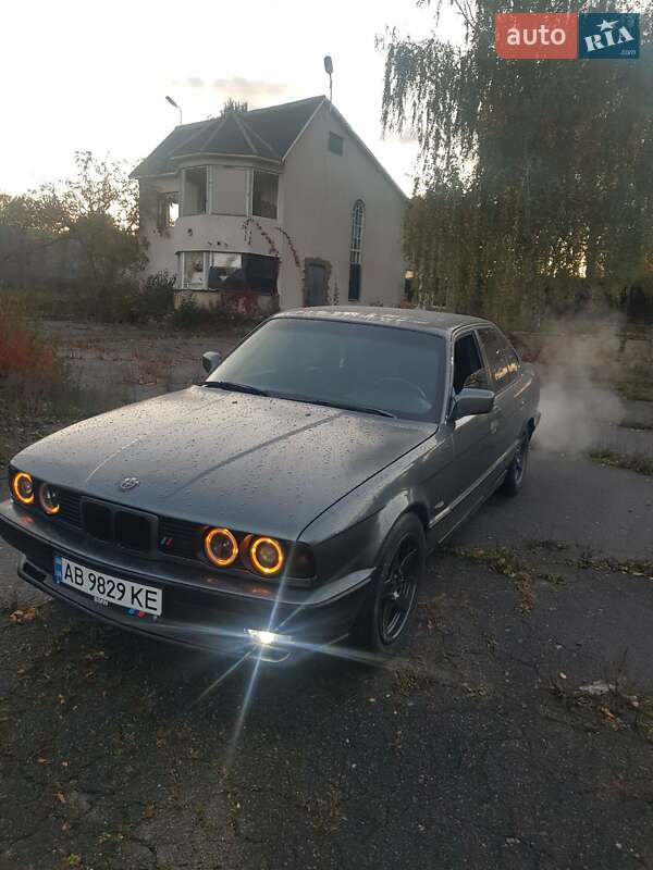 Седан BMW 5 Series 1990 в Сокирянах