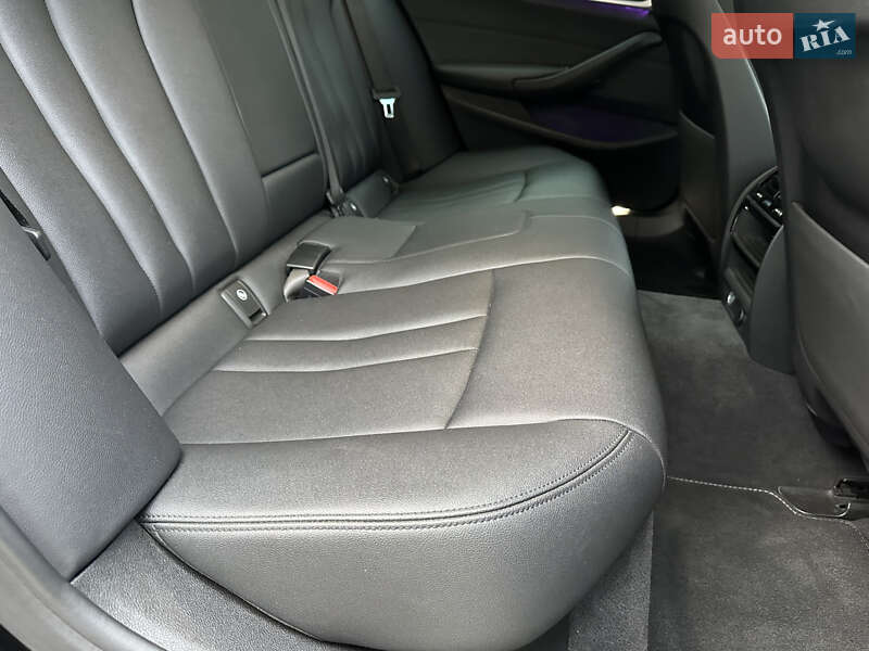 Седан BMW 5 Series 2017 в Умани фото 51 Седан BMW 5 Series 2017 в Умани