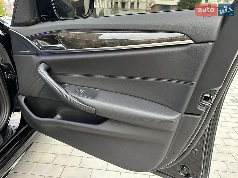 Седан BMW 5 Series 2017 в Умани фото 53 Седан BMW 5 Series 2017 в Умани