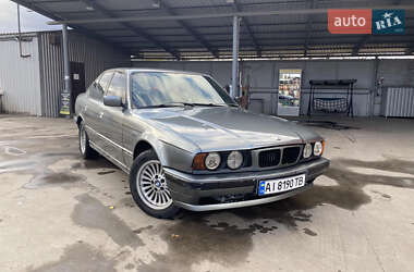 Седан BMW 5 Series 1990 в Ромнах
