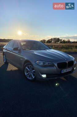 Седан BMW 5 Series 2010 в 