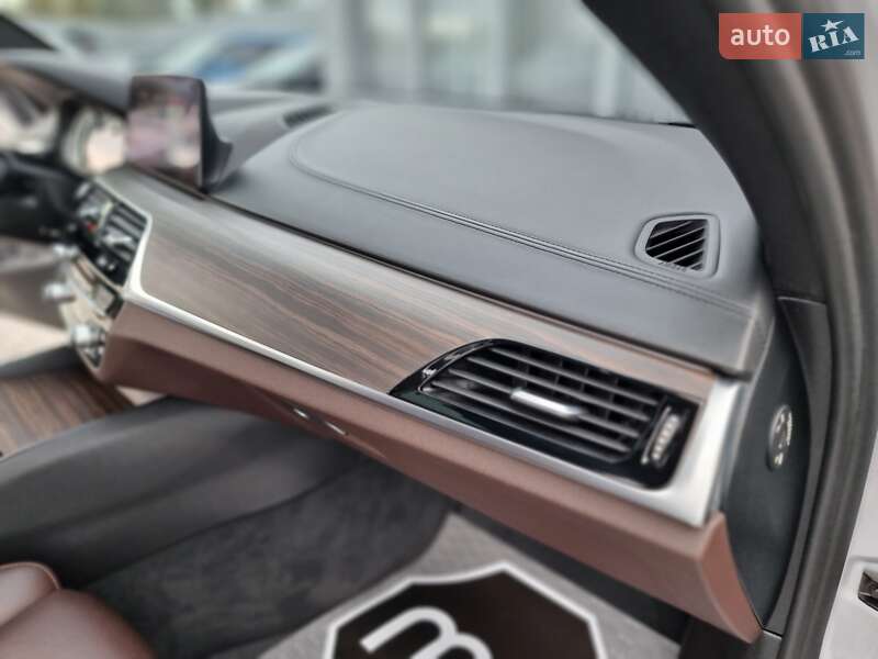 Универсал BMW 5 Series 2018 в Киеве