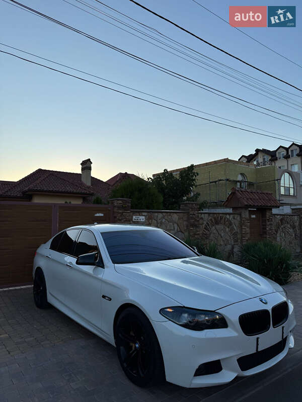 BMW 5 Series 2011 BMW 5 Series 2011