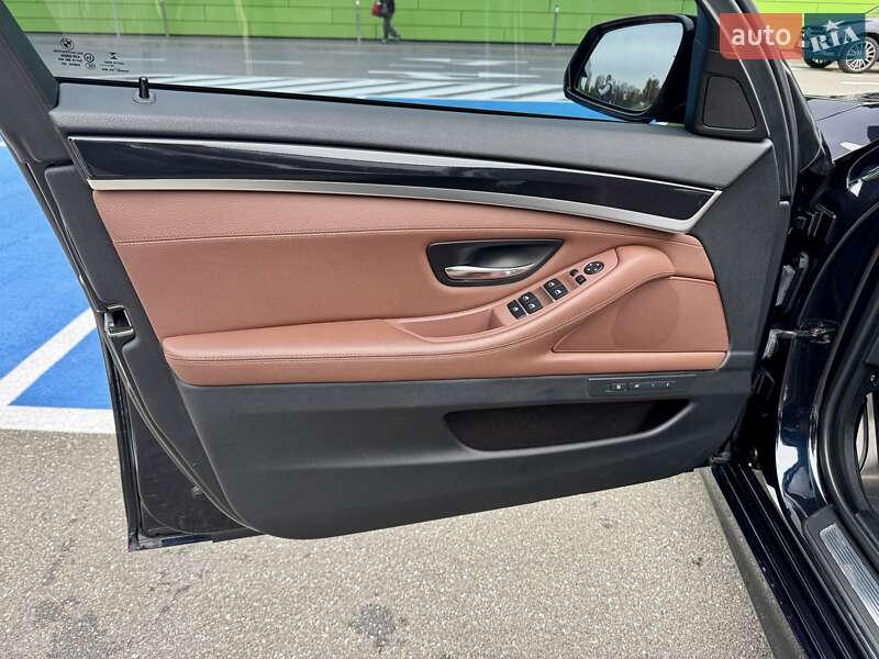 Седан BMW 5 Series 2015 в Киеве
