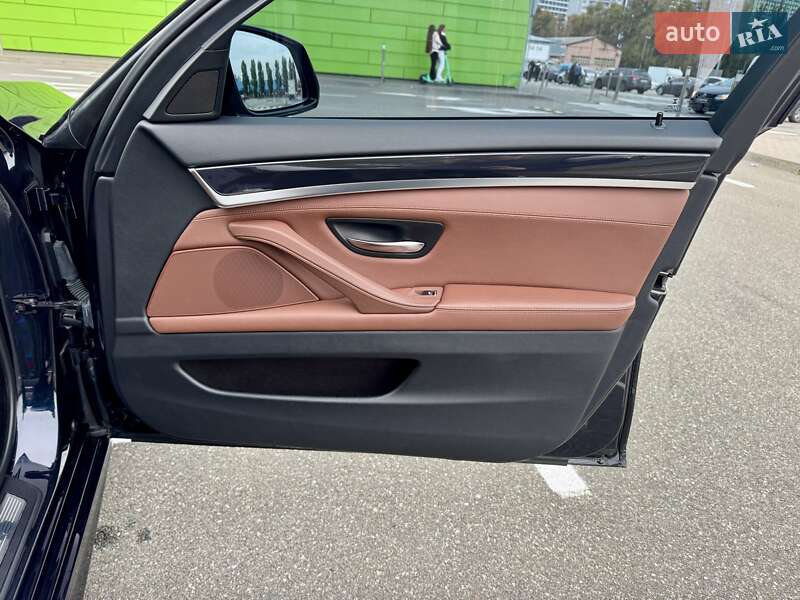 Седан BMW 5 Series 2015 в Киеве