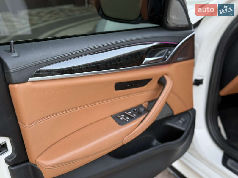 Седан BMW 5 Series 2017 в Миколаєві