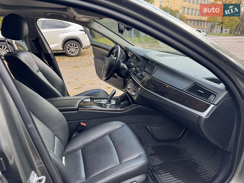 Седан BMW 5 Series 2014 в Львові