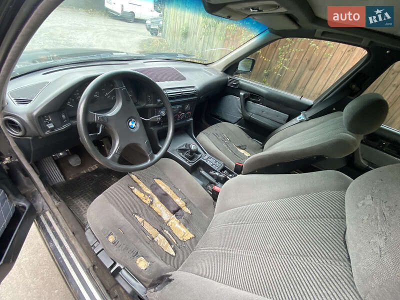 Седан BMW 5 Series 1990 в Ромнах