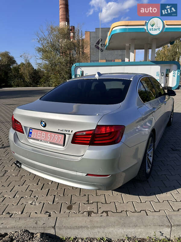 Седан BMW 5 Series 2013 в Чернівцях