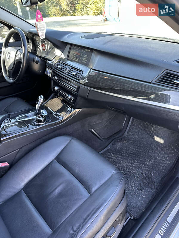 Седан BMW 5 Series 2013 в Чернівцях