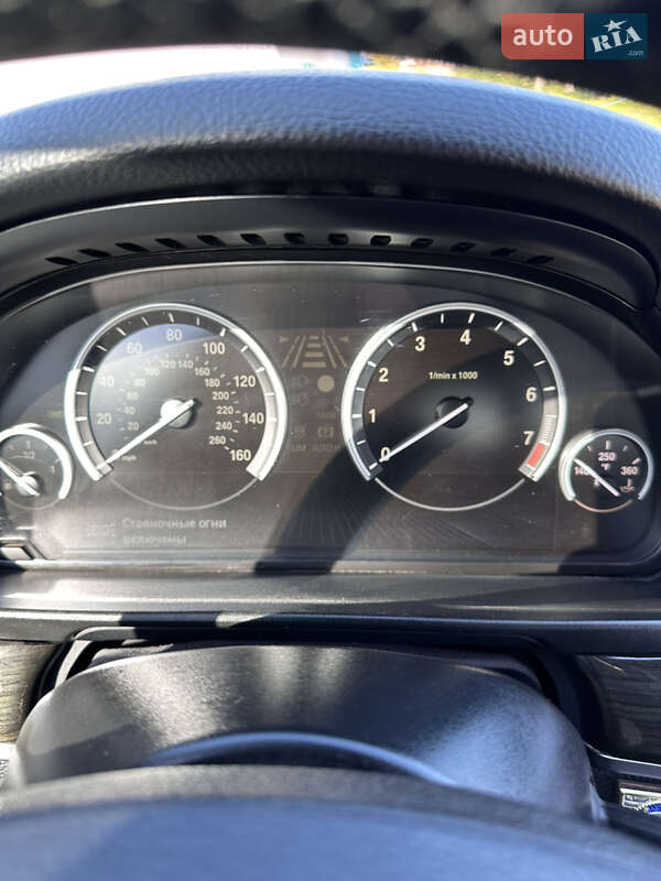 Седан BMW 5 Series 2013 в Чернівцях