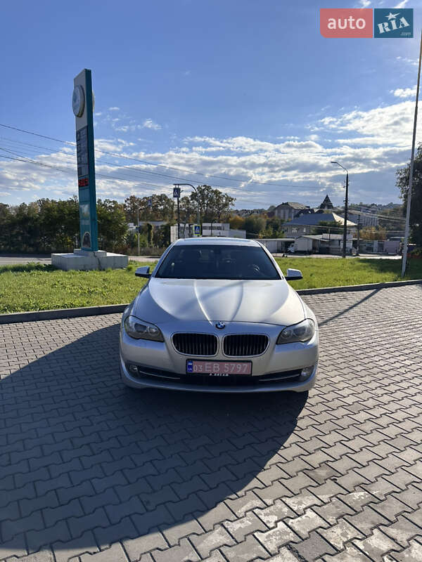 Седан BMW 5 Series 2013 в Чернівцях