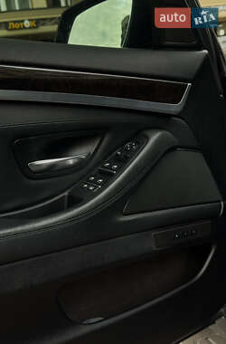 Седан BMW 5 Series 2010 в 