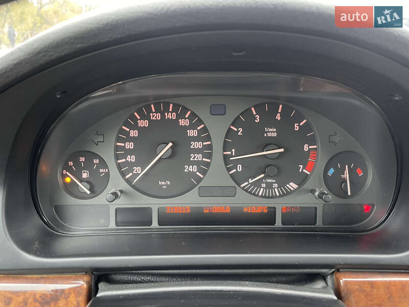 Седан BMW 5 Series 1998 в Харкові