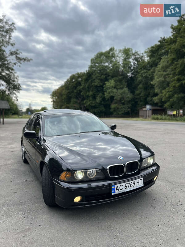 Седан BMW 5 Series 2001 в Володимирі