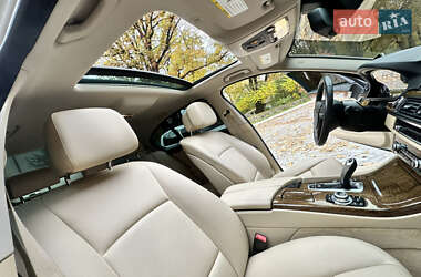 Седан BMW 5 Series 2013 в 