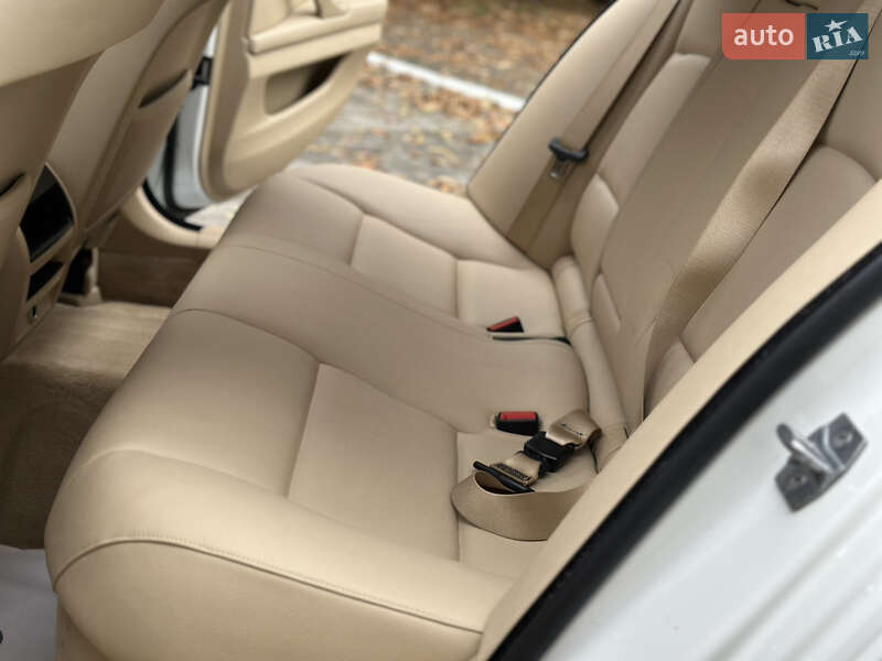 Седан BMW 5 Series 2013 в Дрогобичі