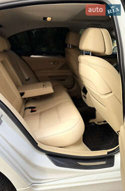 Седан BMW 5 Series 2013 в 