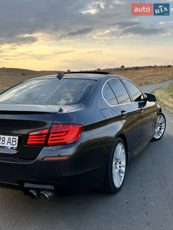Седан BMW 5 Series 2011 в Одессе