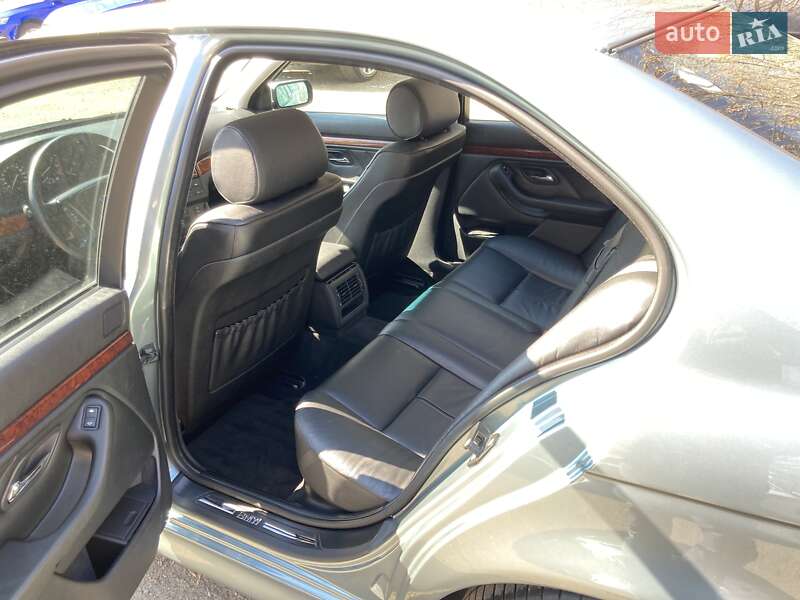 Седан BMW 5 Series 2001 в Киеве