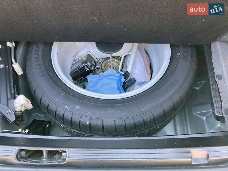 Седан BMW 5 Series 2001 в Киеве