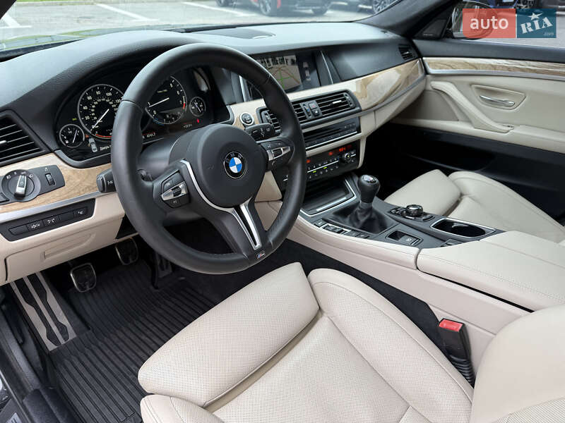 Седан BMW 5 Series 2011 в Харкові