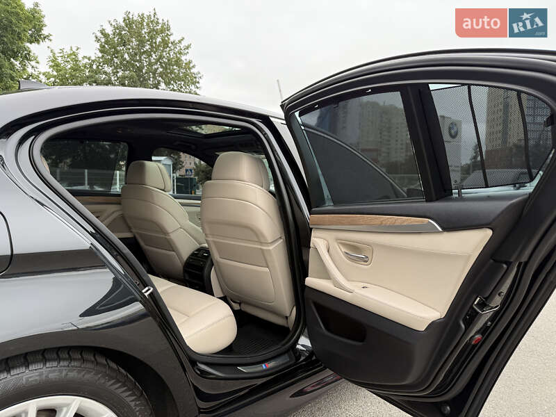 Седан BMW 5 Series 2011 в Харкові