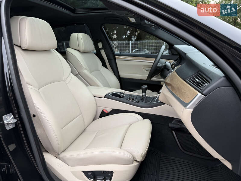 Седан BMW 5 Series 2011 в Харкові
