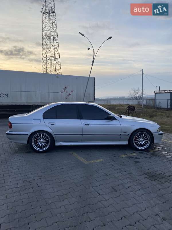Седан BMW 5 Series 1999 в Черновцах