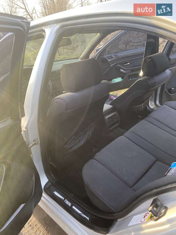 Седан BMW 5 Series 1999 в Черновцах