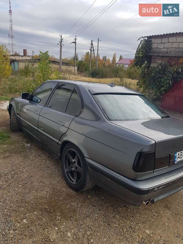 Седан BMW 5 Series 1990 в Сокирянах
