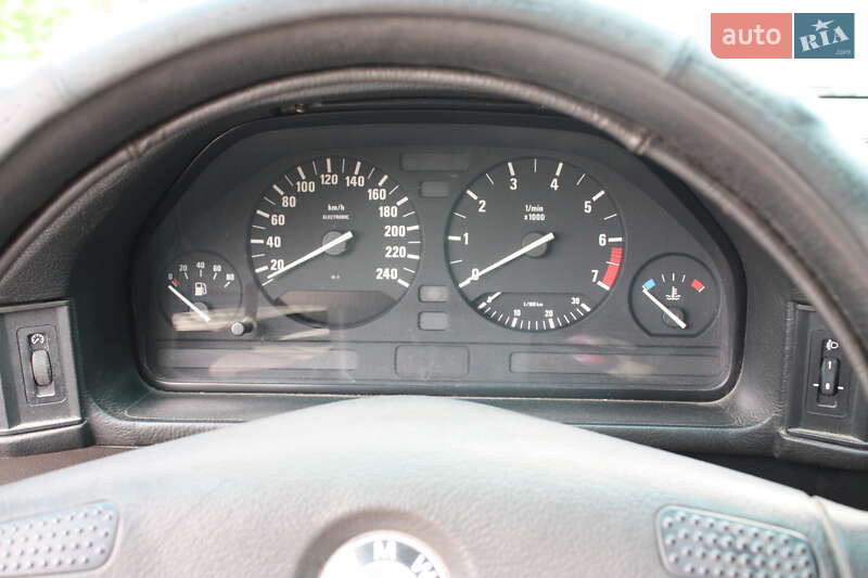 Седан BMW 5 Series 1991 в Запоріжжі