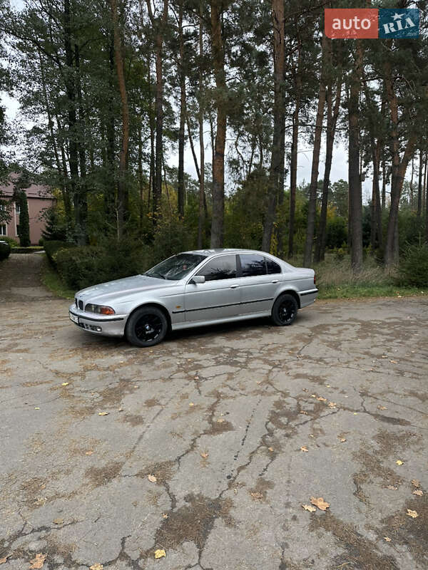 Седан BMW 5 Series 1998 в Сарнах