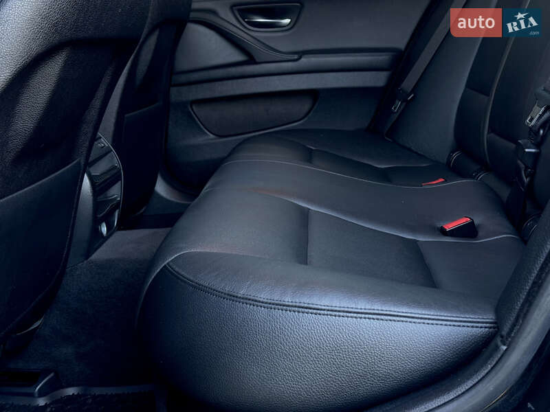 Седан BMW 5 Series 2014 в Дубно