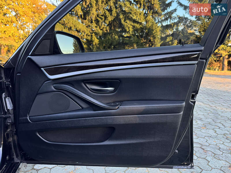 Седан BMW 5 Series 2014 в Дубно