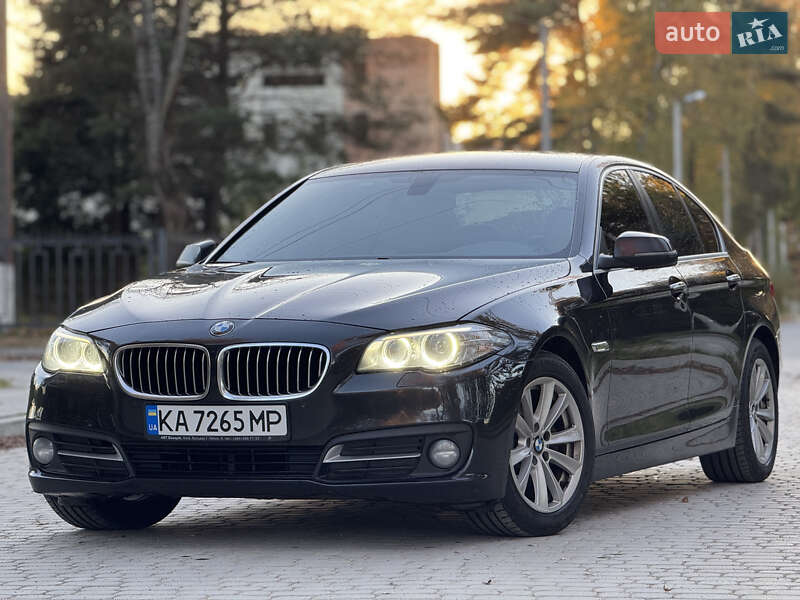 Седан BMW 5 Series 2016 в Новояворівську