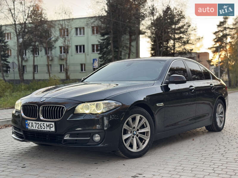 Седан BMW 5 Series 2016 в Новояворівську