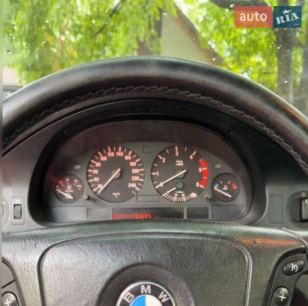 Седан BMW 5 Series 2002 в Виннице