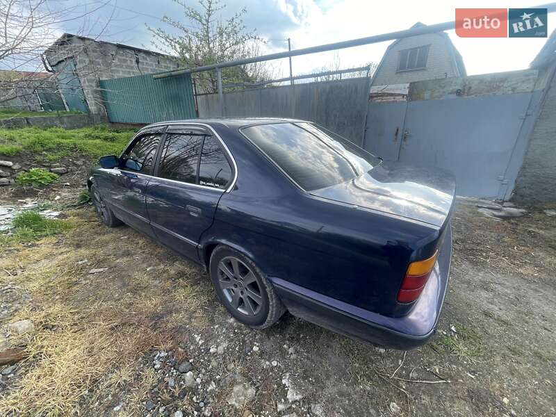 Седан BMW 5 Series 1989 в Днепре