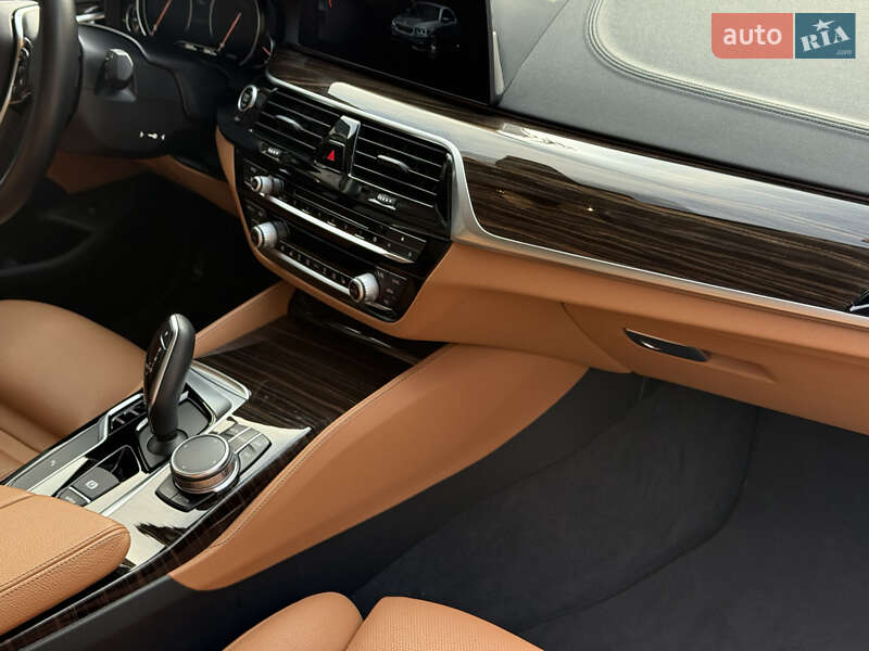 Седан BMW 5 Series 2016 в Киеве фото 20 Седан BMW 5 Series 2016 в Киеве