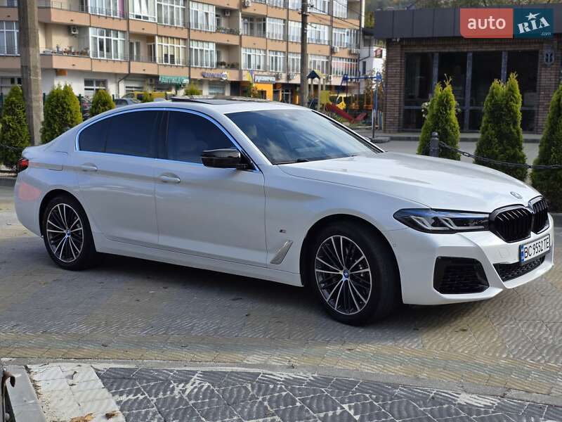 Седан BMW 5 Series 2022 в Львове