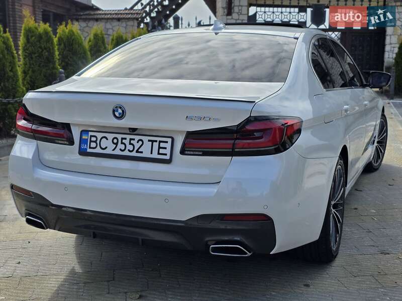 Седан BMW 5 Series 2022 в Львове