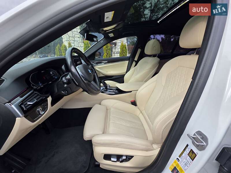 Седан BMW 5 Series 2022 в Львове