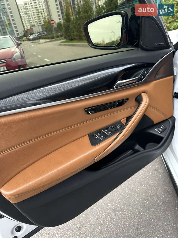Седан BMW 5 Series 2017 в Киеве