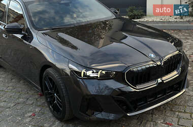 Седан BMW 5 Series 2024 в 